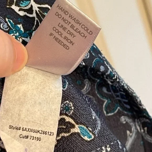 SOLD IN AUCTION ~ AVENUE Abstract Floral Navy Blue Button Henley 18/20 - Picture 9 of 11